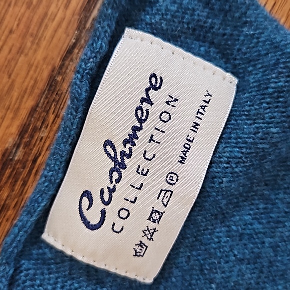 Cashmere Collection Poncho - Picture 5 of 6